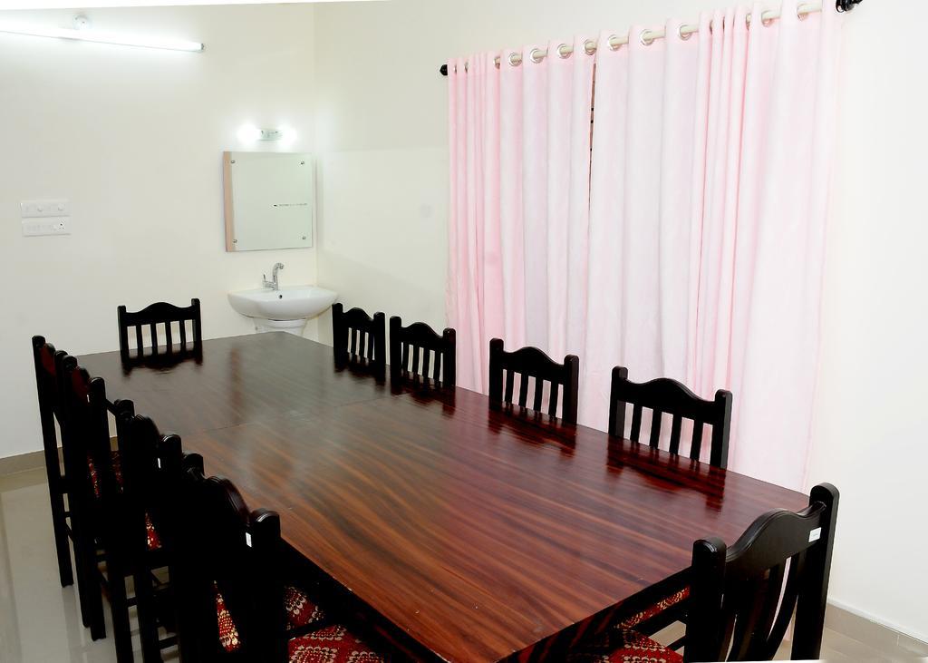 Greenfield Inn Thiruvananthapuram Екстер'єр фото